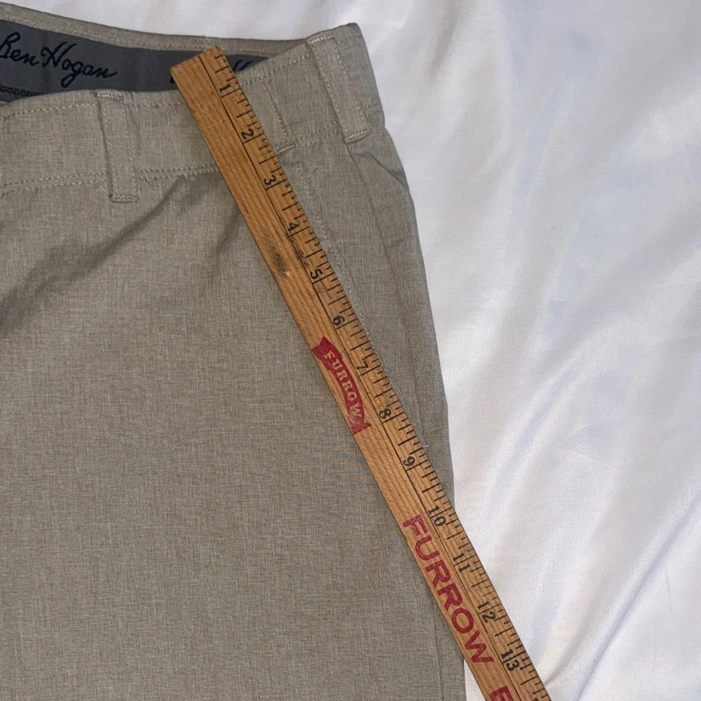 Ben Hogan Men’s Olive-Tan Flat-Front Shorts
